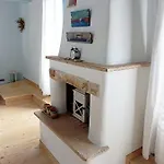 Dom wakacyjny Blue & White Cycladic House - 100m From The *