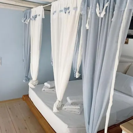 Blue & White Cycladic House Holiday home *