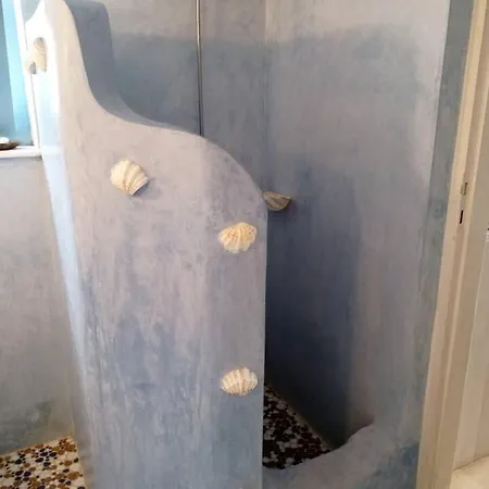 Dom wakacyjny Blue & White Cycladic House - 100m From The